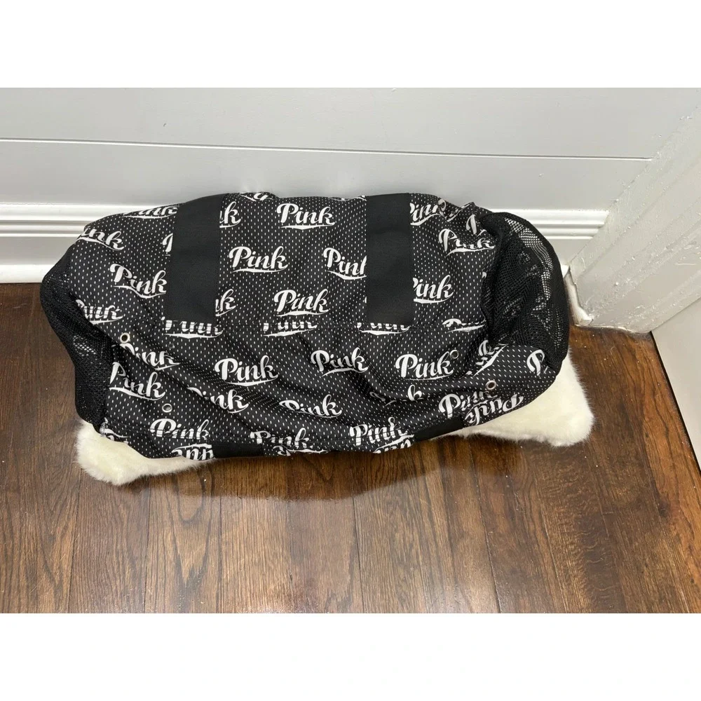 VICTORIA SECRET PINK DUFFLE TOTE / GYM BAG, TRAVEL CARRY ON BLACK